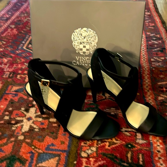 NIB Vince Camuto Eco Sheep/True Suede Kalintie black heels size 9.5 M - Picture 3 of 8
